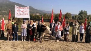 Cumhuriyet'in tarihi fotoğrafını canlandırdılar