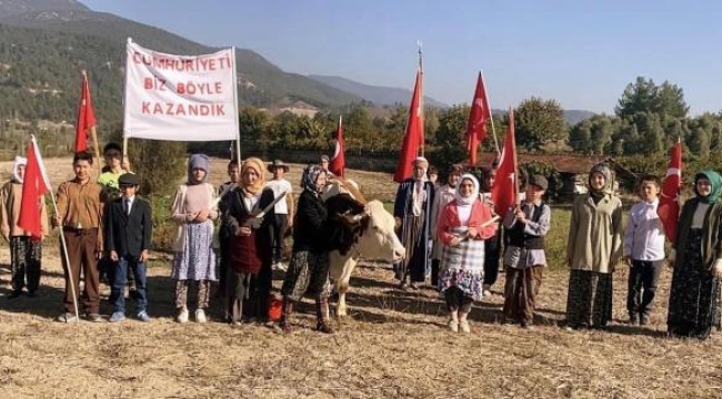 Cumhuriyet'in tarihi fotoğrafını canlandırdılar