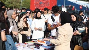 DEÜ'lü öğrenciler akademik yılın ilk dersini yaptı