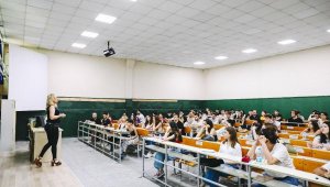 Dokuz Eylül Üniversitesi 73 bin öğrencisiyle yeni akademik yıla başladı