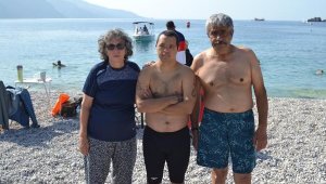 Down Sendromlu Milli Yüzücüler Cenk ve Gökhan, Ölüdeniz'de yüzdü