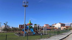 Edremit'te 400 metre yürüyüş yolu yapıldı