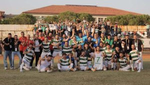 Efeler'de galibiyet taraftara hediye