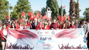 Ege Üniversitesi'nden öğrencilere şenlikli karşılama