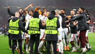 Galatasaray tarih yazdı! Manu'yu devirdi