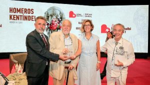 Homeros Festivali'nde İlber Ortaylı ve Metin Uca halkla buluştu