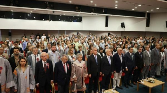 İEÜ'de 23'üncü akademik dönem başladı