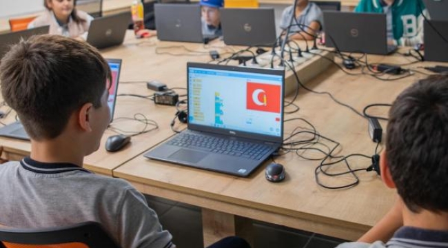 İstasyon Kuşadası Topluluk Merkezi, öğrencileri ağırladı