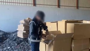 İzmir'de 2 milyon 345 bin adet içi doldurulmuş makaron ele geçirildi