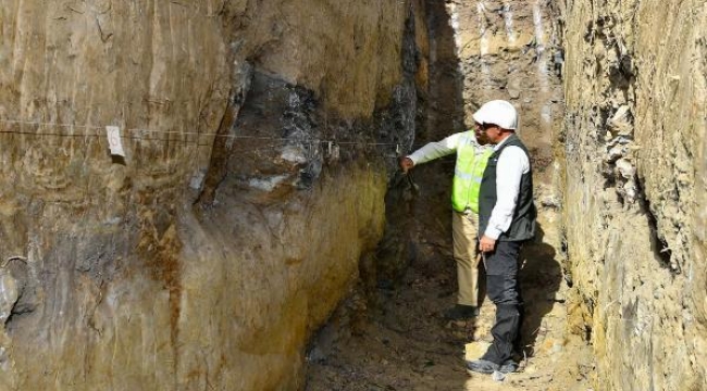 İzmir'de 90 hendekten 140 örnek alındı