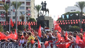 İzmir'de Cumhuriyet Bayramı coşkusu