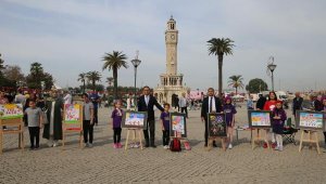 İzmir'de Cumhuriyetin 100. yılına özel canlı resim performansı