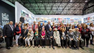 İzmir'de 'Cumhuriyet'in 100'ü İzmir' fotoğraf sergisi açıldı
