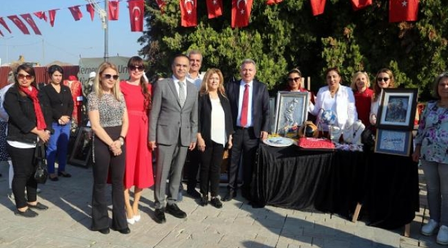 İzmir'de halk eğitimi müdürlüklerinden 'Cumhuriyet' temalı sergi