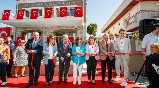 İzmir'de 'Olgun Gençlik Merkezi' açıldı