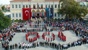 İzmirli öğrencilerden koreografiyle Türkiye haritası
