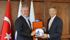 İZTO, 15 günde 7 ülke heyeti ağırladı