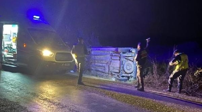 Kamyonet traktöre çarptı; 1 ölü, 2 yaralı