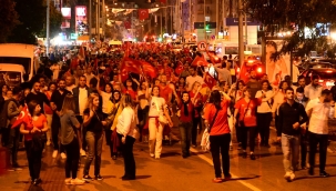 Karabağlar'dan '2. Yüzyıl'a görkemli karşılama