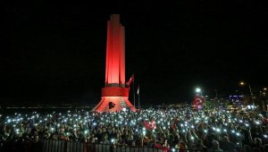 Karşıyaka, cumhuriyetin 100'üncü yaşını coşkuyla kutluyor