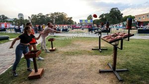 Kenan Doğulu İkinci Yüzyıl Marşı'nı İzmirlilerle birlikte söyleyecek