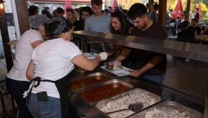 Kuşadası Belediyesi bu sene de üniversitelilere destek oldu