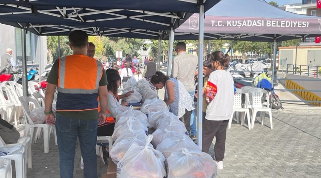 Kuşadası Belediyesi'nden, 3 bin öğrenciye beslenme paketi