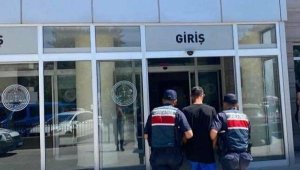 Kuşadası'nda 9 kaçak göçmen ile 1 organizatör şüphelisi yakalandı