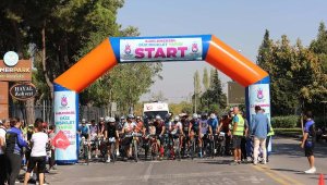 Manisa'da Cumhuriyetin 100'üncü yılına özel bisiklet yarışması