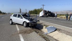 Manisa'da kamyon ile otomobil çarpıştı: 3 yaralı