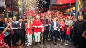 Menemen Cumhuriyet için yürüdü