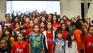 Menemen'de öğrencilere 1000'er lira destek