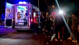 Motosikletli iki genç kazada öldü