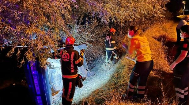 Otomobil şarampole devrildi: 2 ölü, 3 yaralı