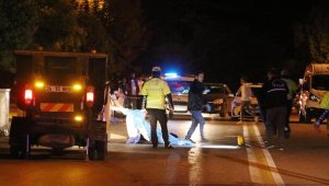 Otomobilin çarptığı iki genç öldü, kaçan alkollü sürücü yakalandı