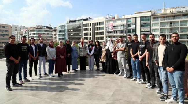 Rektör Hotar, Dokuz Eylül Üniversitesi'nin Filistinli öğrencileriyle buluştu