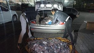 Şüpheli araçtan 110 bin 600 sentetik ecza hap çıktı