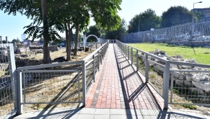 Turistler, Agora Ören Yeri'ndeki tarihe yakından tanıklık edecek