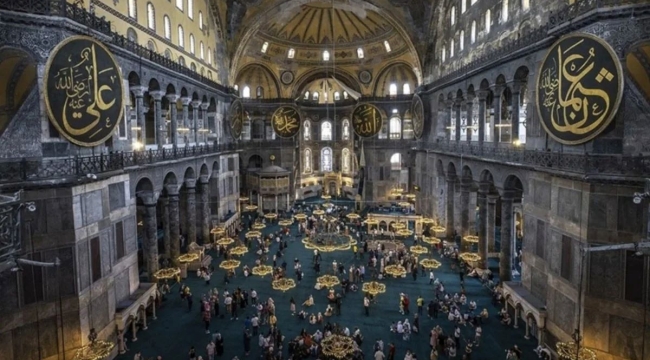 Turizm Bakanı: Ayasofya Camii yabancı turistlere ücretli olacak