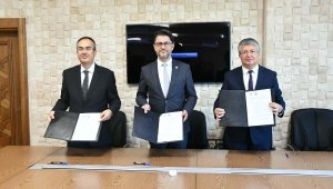 Yeşil binaya sanatla çevreci bir dokunuş için imzalar atıldı