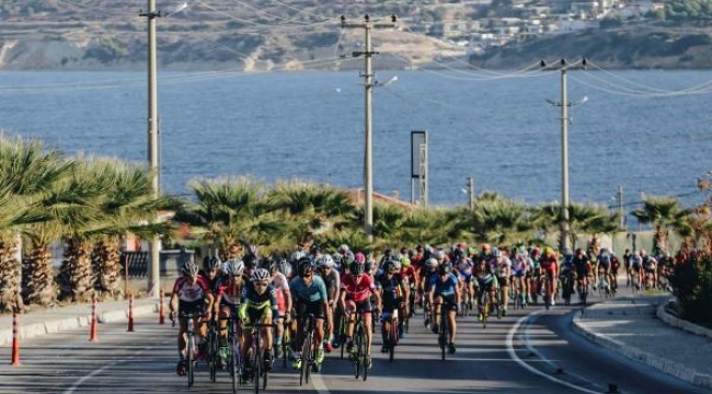 12 ülkeden 66'sı kadın 829 bisikletçi Çeşme'den yola çıktı