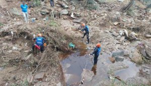 3 kişinin öldüğü selde kayıp çiftçi aranıyor