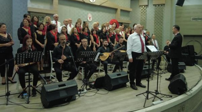 Atatürk, Bornova'da Türk halk müziği konseriyle anıldı