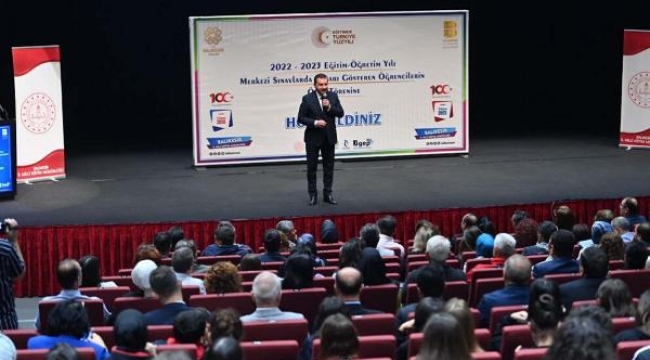 Balıkesir'de yaşayanların üniversite sınavı ücreti belediyeden