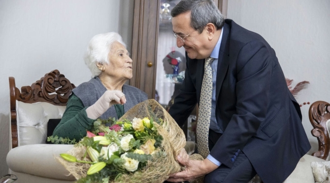 Başkan Batur 24 Kasım'da Yine Öğretmeninin Yanında