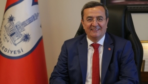 Başkan Batur'a Kent ve Başkan Ödülü