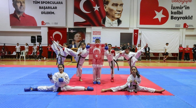 Bayraklı kış spor okulları açıldı