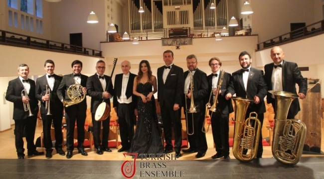 Bizimizmir Dergisi Homeros Ödülleri için sahneye çıkacaklar