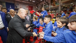 Büyükşehir'den amatör spor kulüplerine destek