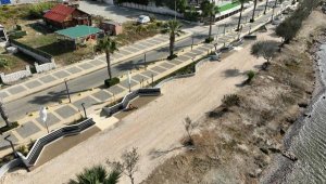 Çiftlikköy sahil düzenlemesi ve güneşlenme terasları hizmete girdi